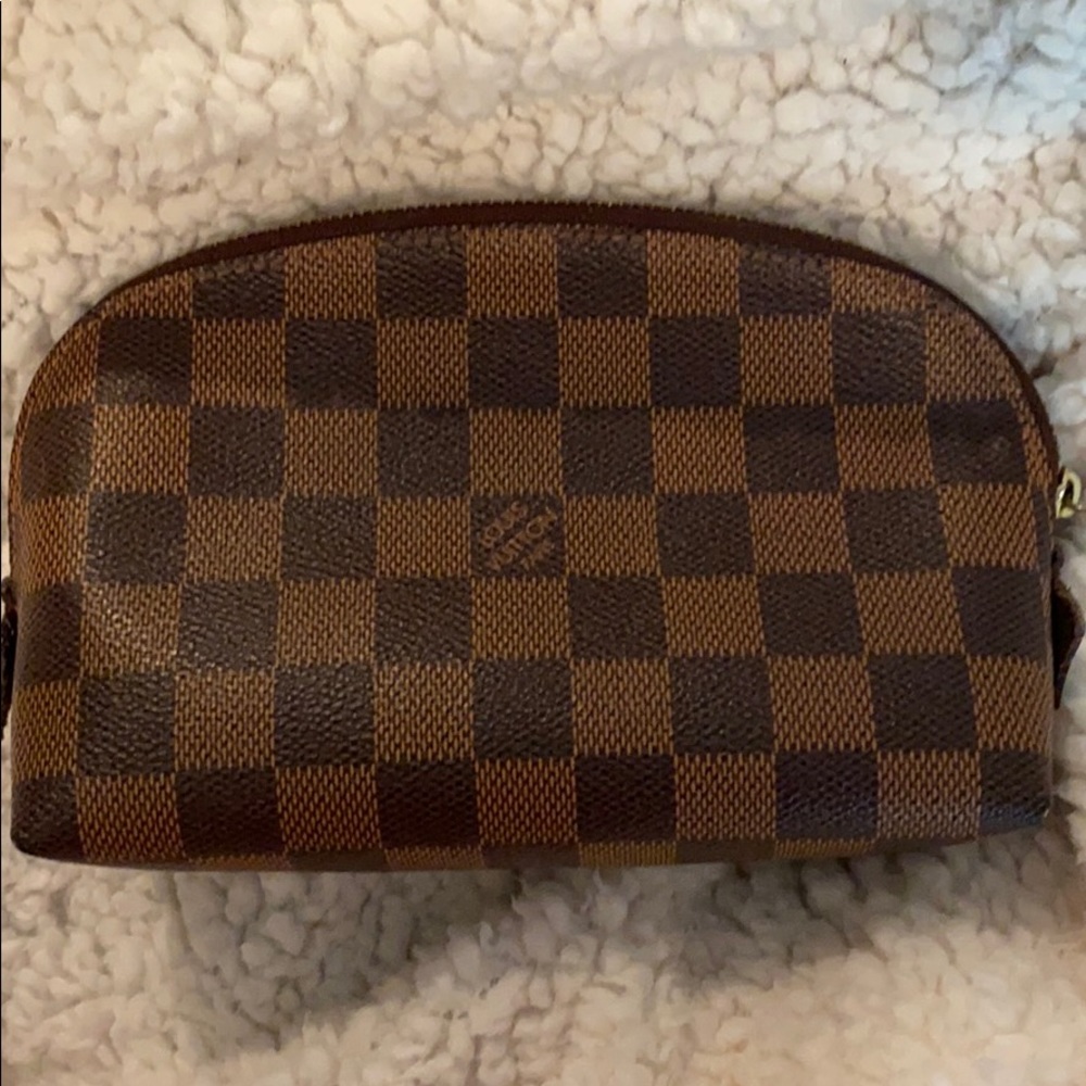 Louis Vuitton Pouch Red Damier